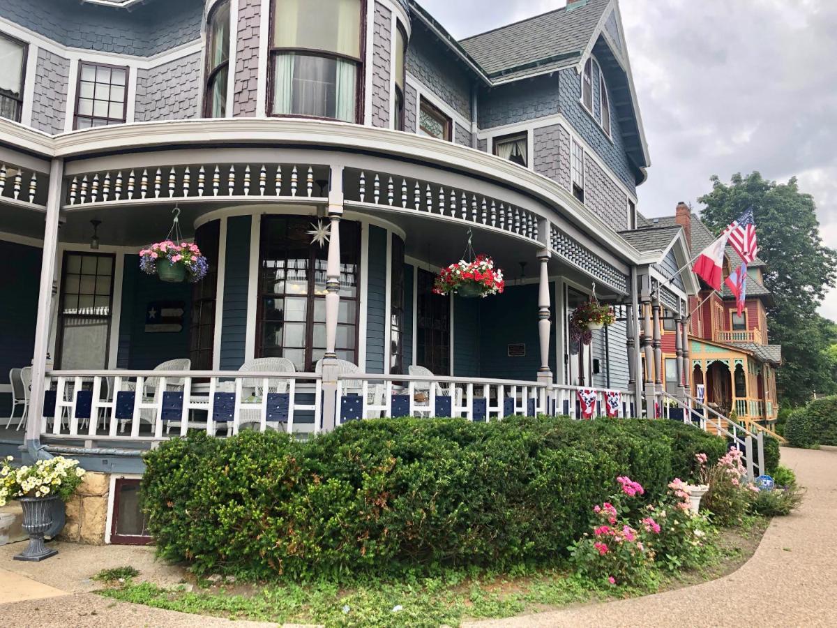 The Hancock House Bed & Breakfast Inn ダビューク エクステリア 写真