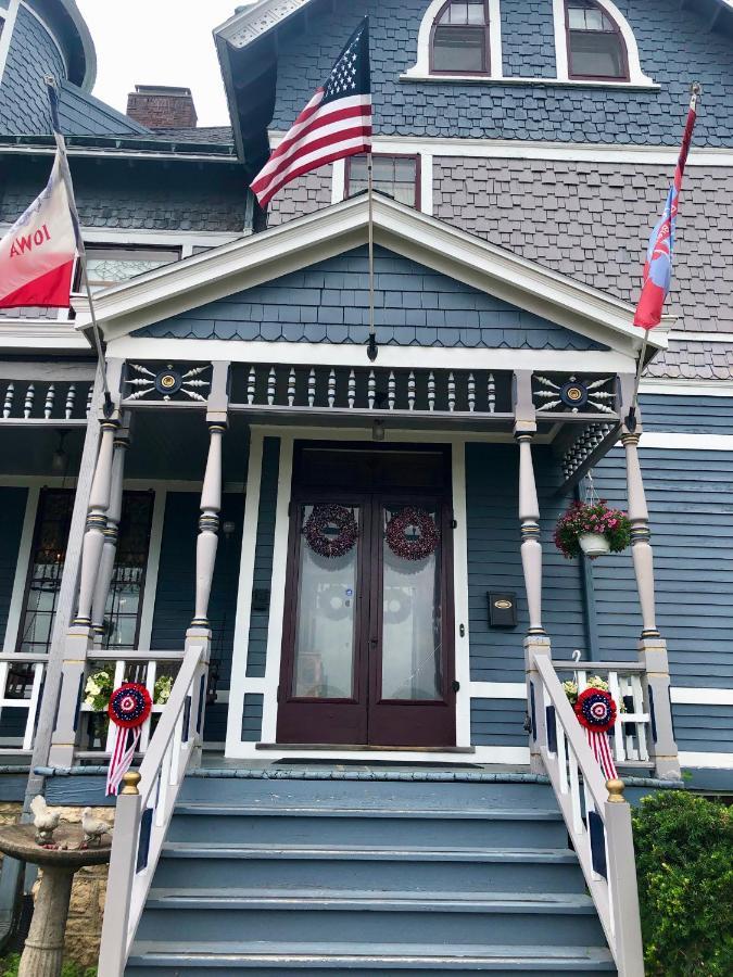 The Hancock House Bed & Breakfast Inn ダビューク エクステリア 写真