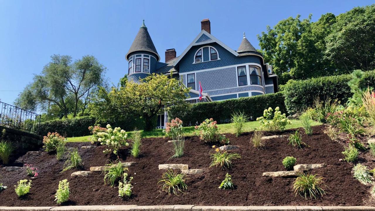 The Hancock House Bed & Breakfast Inn ダビューク エクステリア 写真