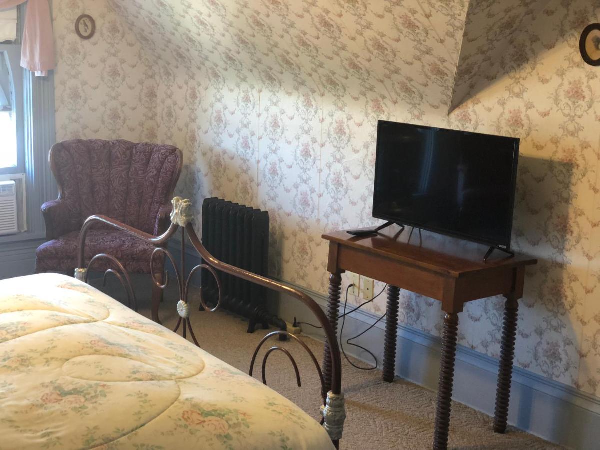 The Hancock House Bed & Breakfast Inn ダビューク エクステリア 写真