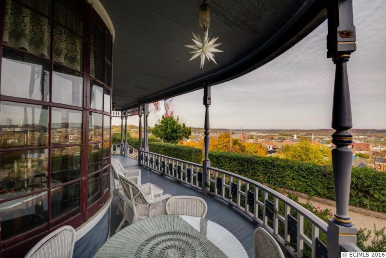 The Hancock House Bed & Breakfast Inn ダビューク エクステリア 写真