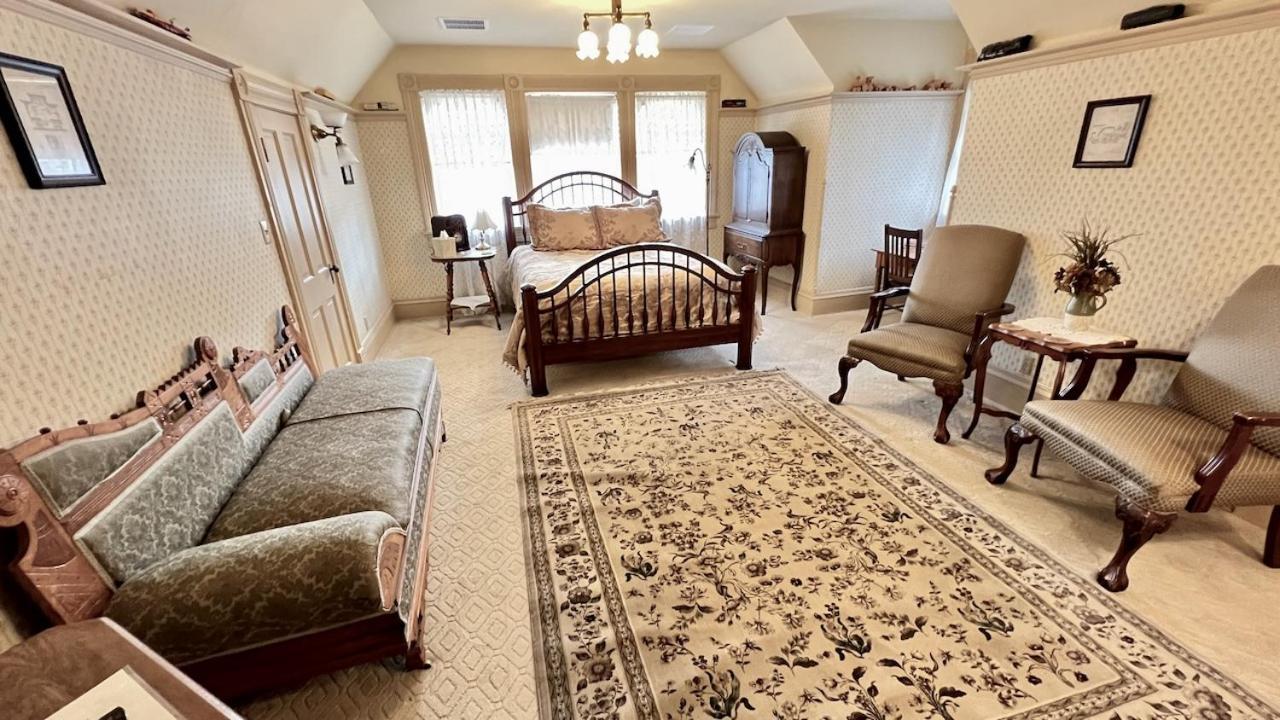 The Hancock House Bed & Breakfast Inn ダビューク エクステリア 写真