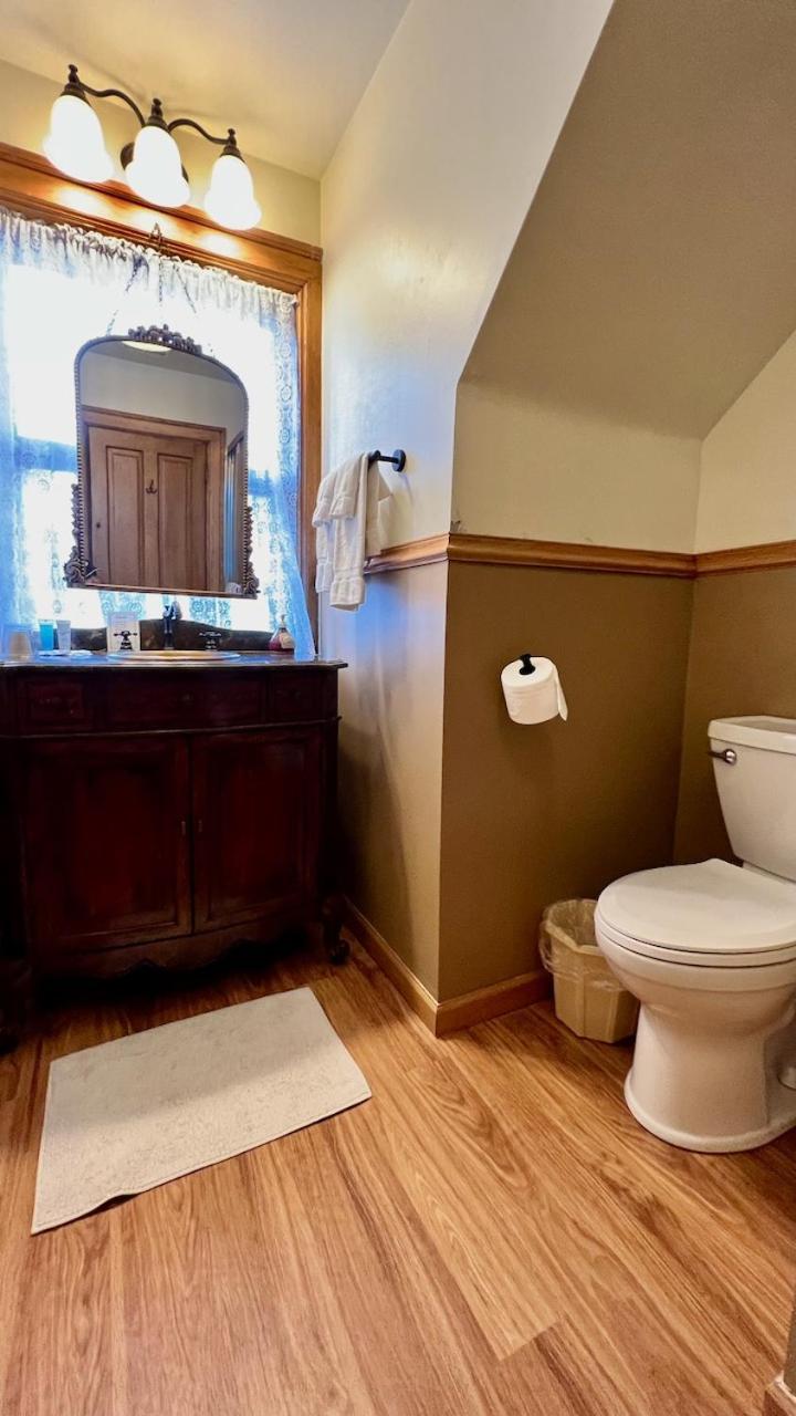 The Hancock House Bed & Breakfast Inn ダビューク エクステリア 写真