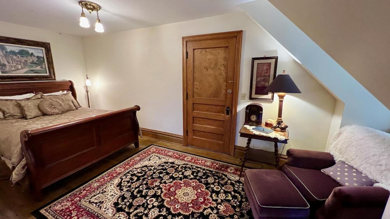 The Hancock House Bed & Breakfast Inn ダビューク エクステリア 写真