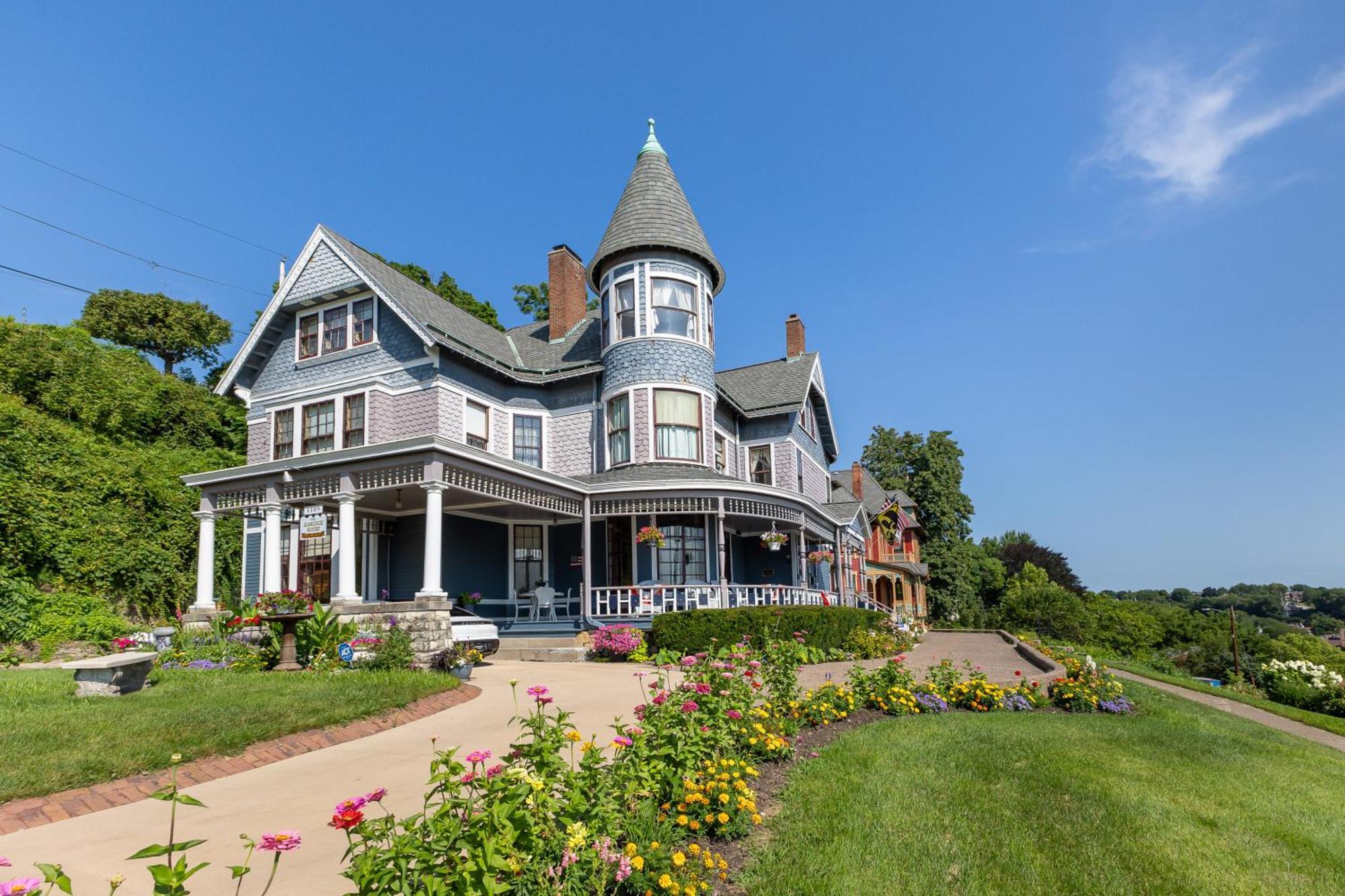 The Hancock House Bed & Breakfast Inn ダビューク エクステリア 写真